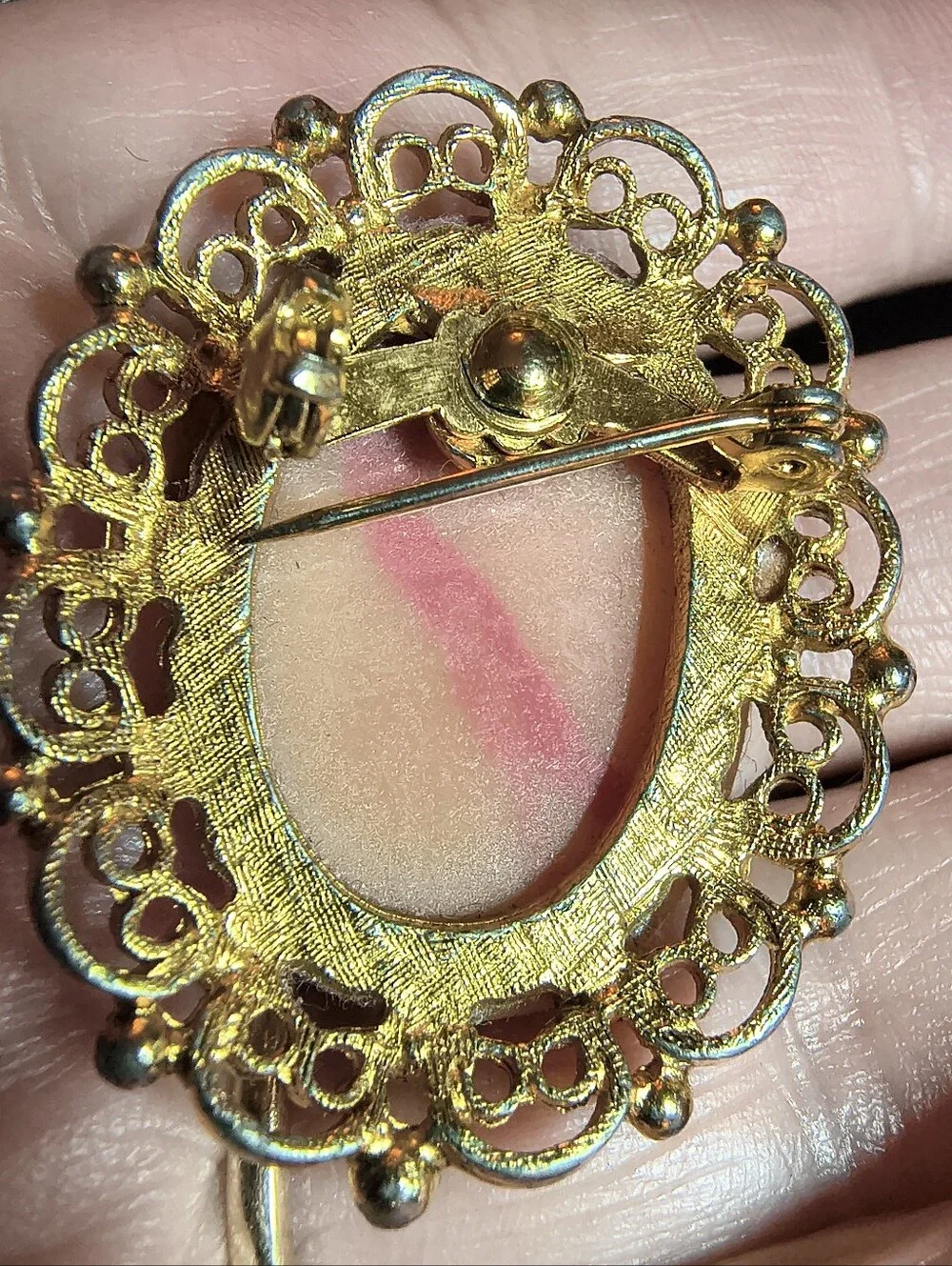 Vintage Pink Cameo Brooch Gold Tone Filigree Victorian Style Estate Jewelry